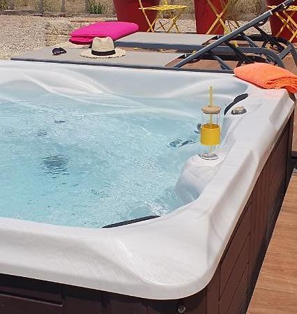 Les Bonbonnettes Bed & Breakfast Le Cailar Ngoại thất bức ảnh