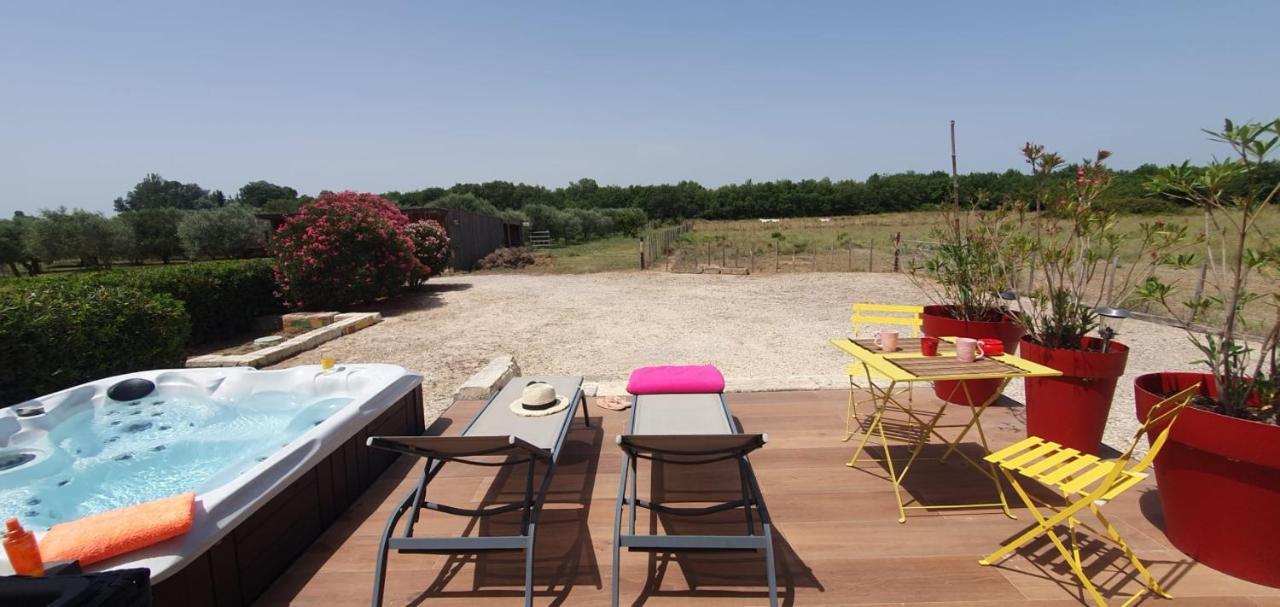 Les Bonbonnettes Bed & Breakfast Le Cailar Ngoại thất bức ảnh